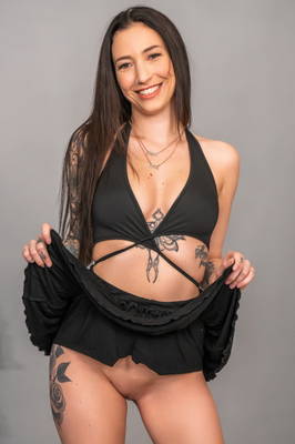 Mik Luv - VR Porn Model