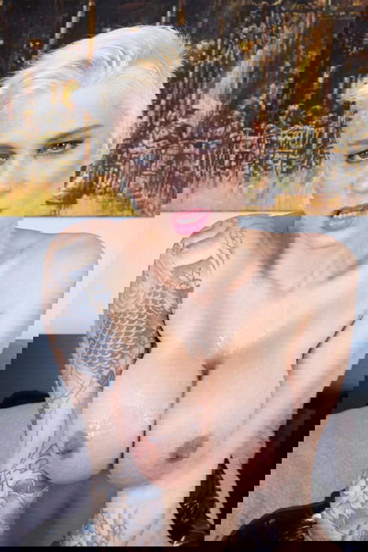 Mila Milan - VR Porn Model