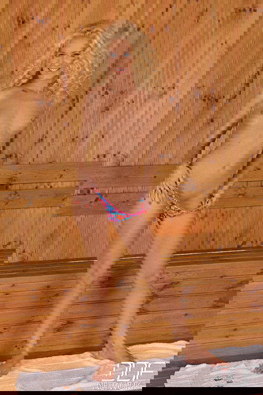 Monique Woods - VR Porn Model