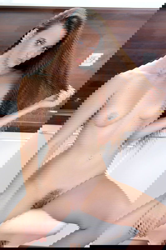 Kelinlarning yalangoch mushuklari