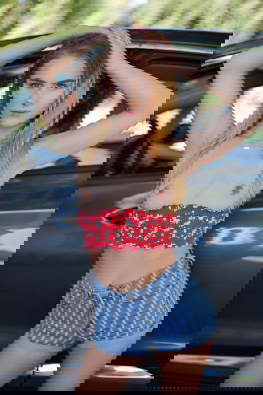 Natalie Knight - VR Porn Model