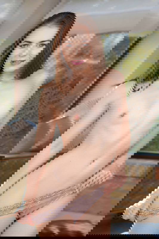 Nensi Fox - VR Porn Model