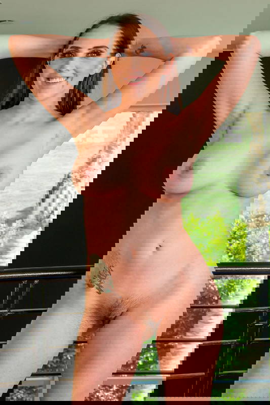 Nickey Huntsman - VR Porn Model