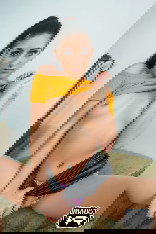 Nikki Knightly - VR Porn Model