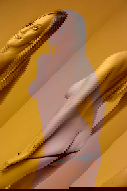 Nina Heels - VR Porn Model