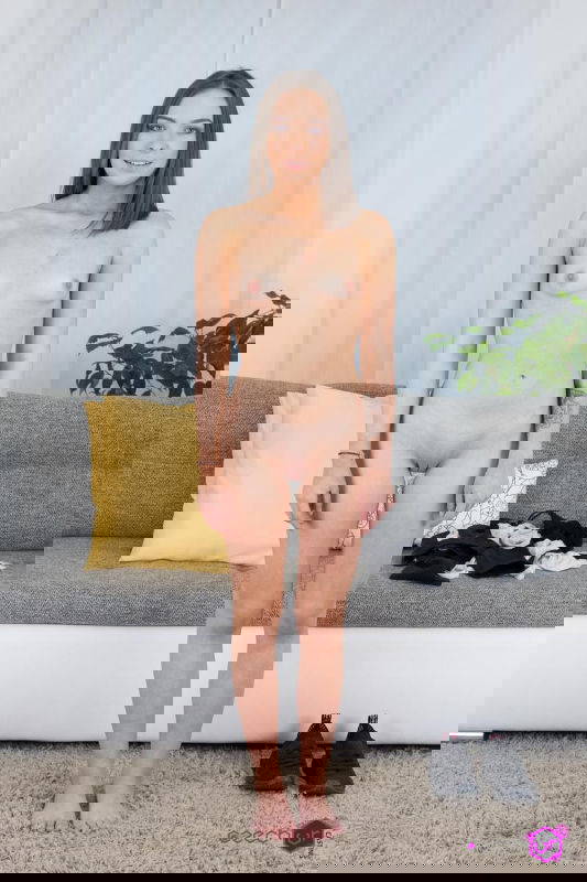 Ofelia Trimble - VR Porn Model