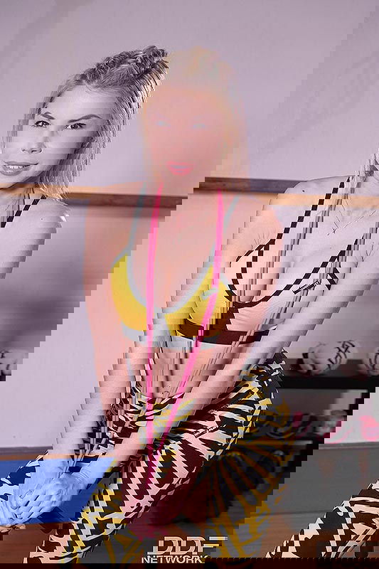 Olivia Sin - VR Porn Model