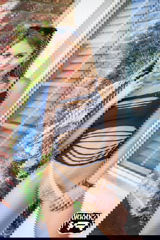 Paige Owens - VR Porn Model