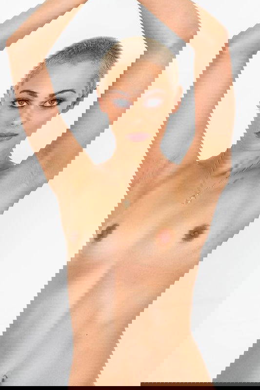 Paris Amour - VR Porn Model