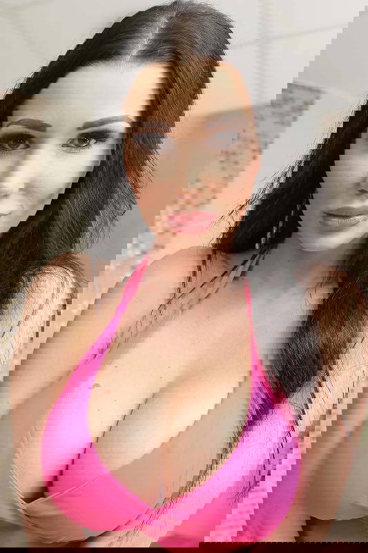 Patty Michova - VR Porn Model