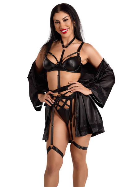 Queenie Sateen - VR Porn Model