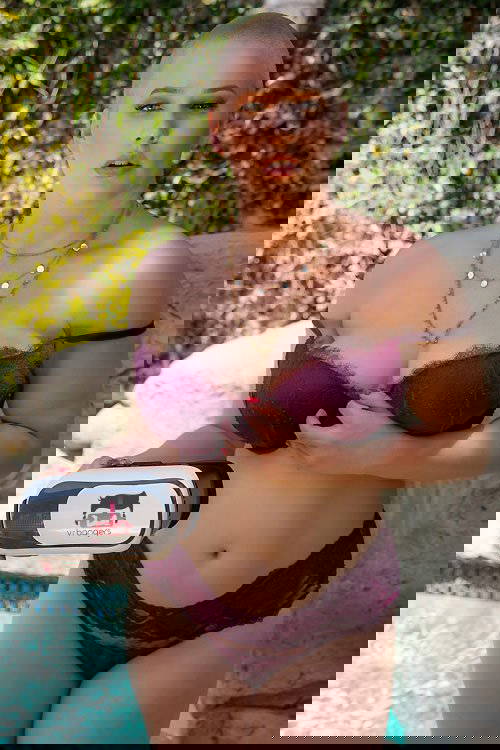 Riley Nixon - VR Porn Model