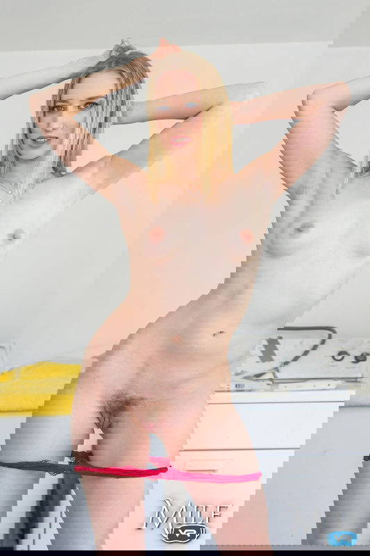 Riley Reyes - VR Porn Model