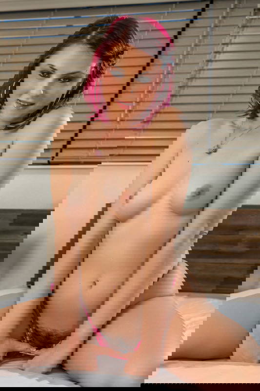 Ruby Moon - VR Porn Model