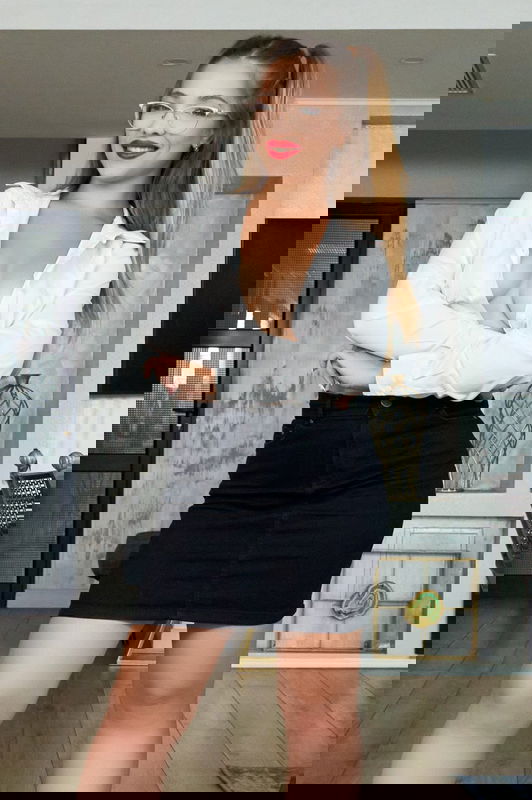 Sandy Little - VR Porn Model