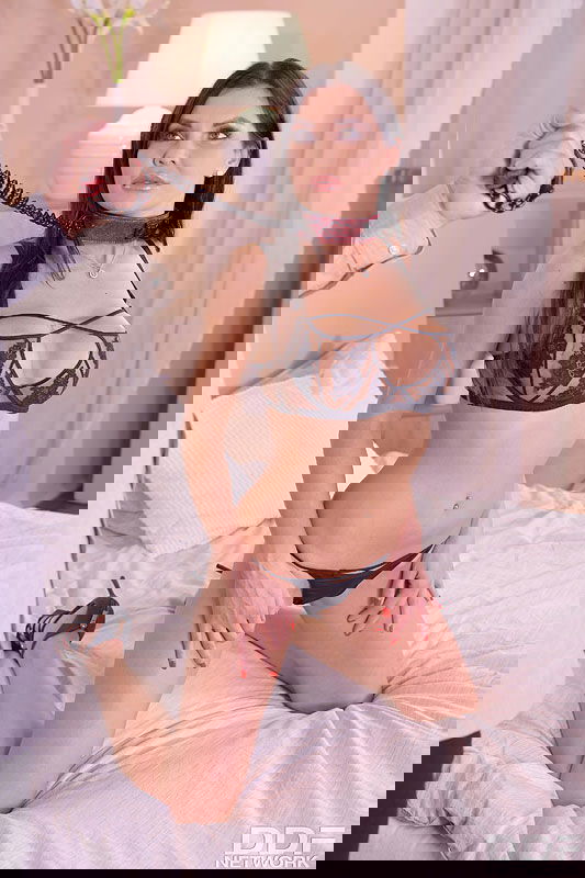 Sasha Coxx - VR Porn Model