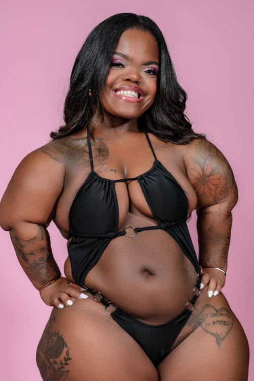 Shawty Temptation - VR Porn Model