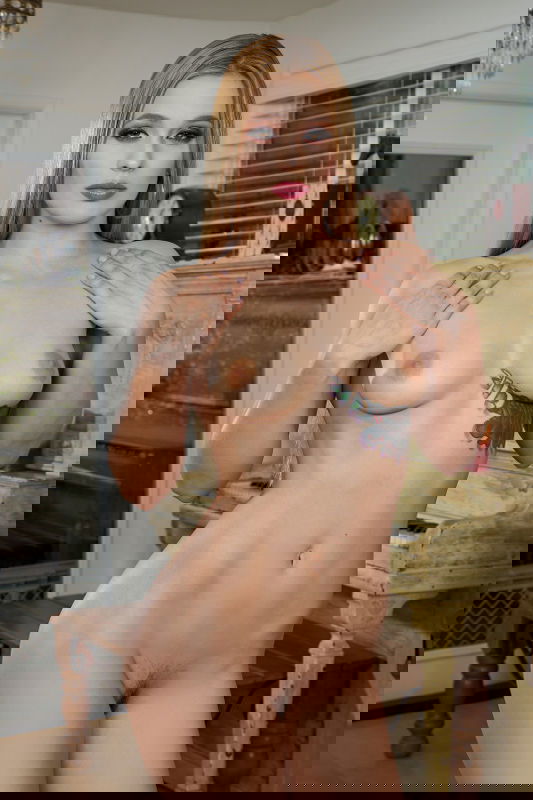 Sloan Harper - VR Porn Model