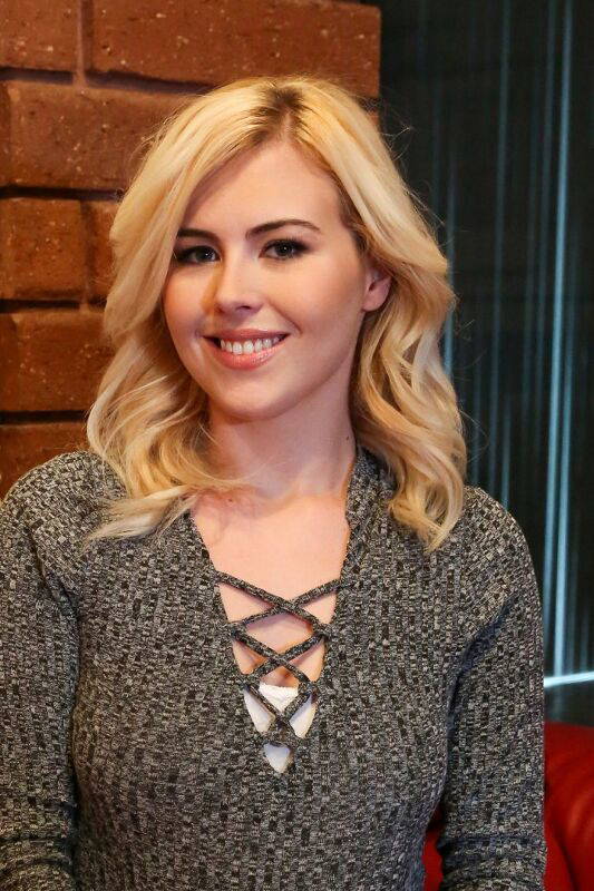 Summer Day - VR Porn Model