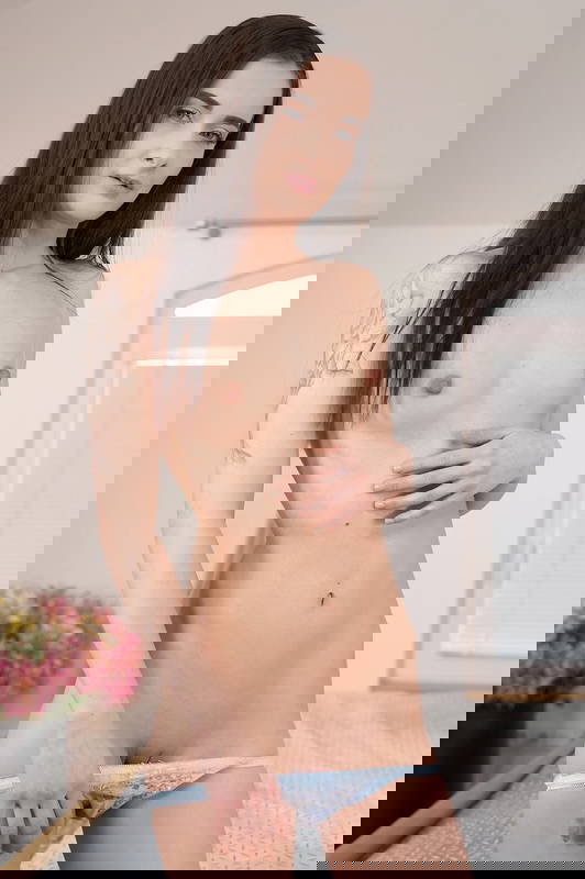 Sunny X - VR Porn Model