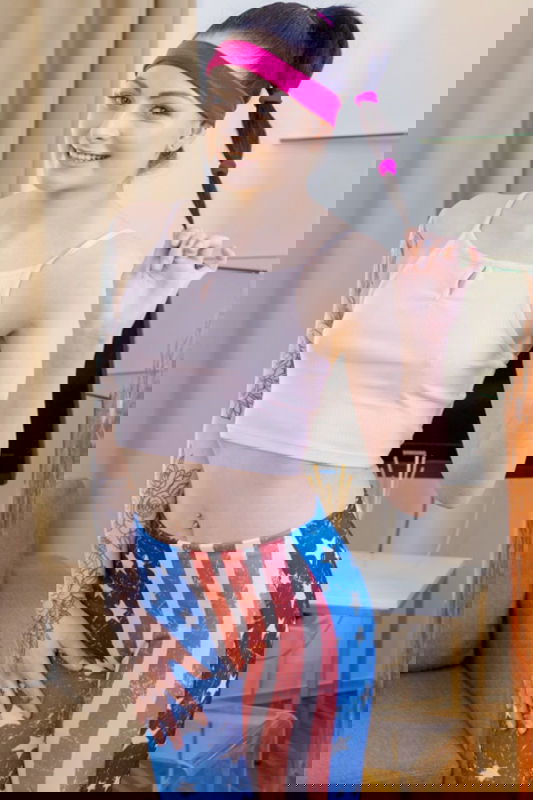 Sydney Shaw - VR Porn Model