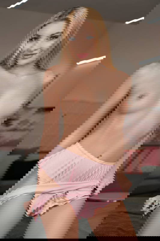 Sylvia Buntarka - VR Porn Model