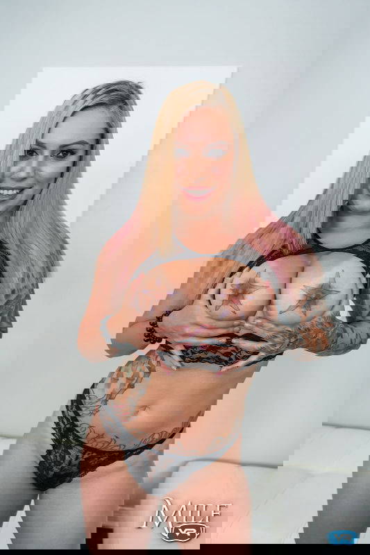 Tori Avano - VR Porn Model