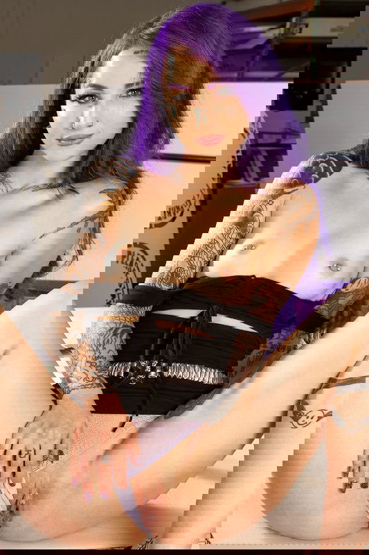 Val Steele - VR Porn Model