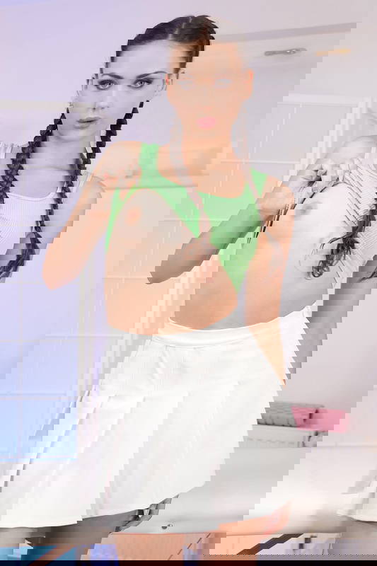 Vixi Rafi - VR Porn Model