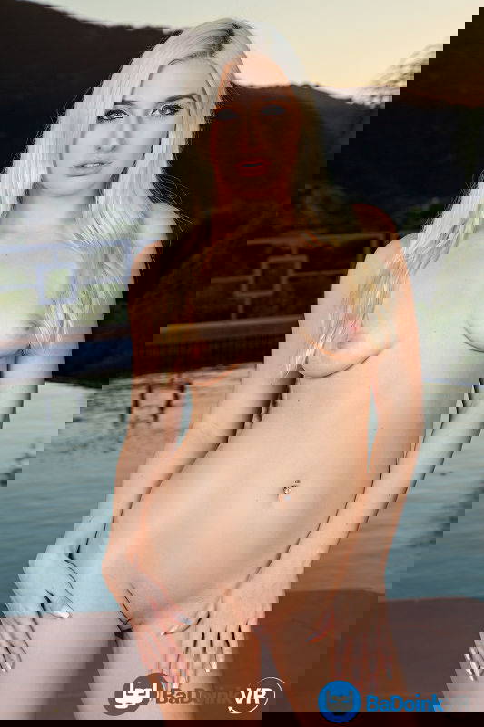 Xandra Sixx - VR Porn Model