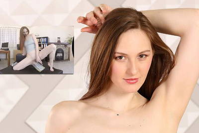 Playful Ariadna - VR Porn Video - Ariadna Moon