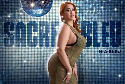 Sacre Bleu - VR Porn Video - Nia Bleu